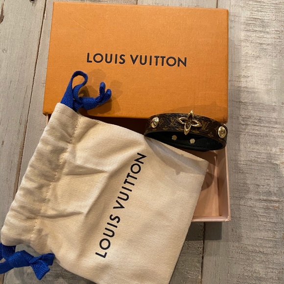 💯% Authentic Louis Vuitton “Blooming Bracelet.” - Picture 13 of 14